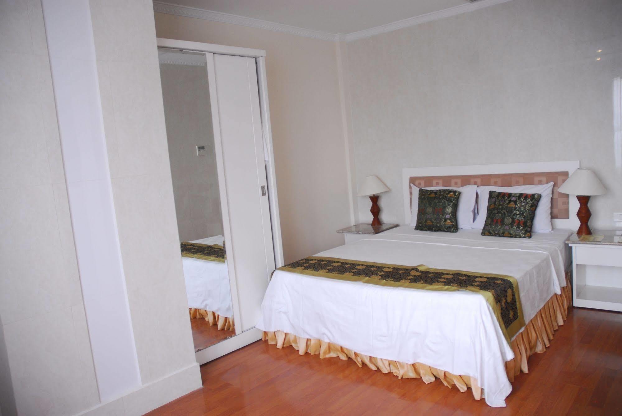 Danly Hotel Ханой Екстериор снимка