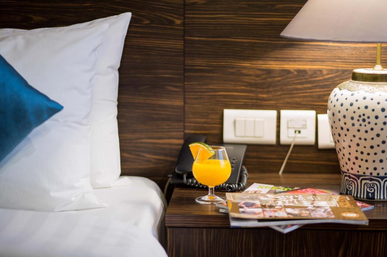 Danly Hotel Ханой Екстериор снимка
